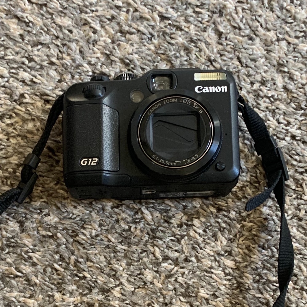 Canon Powershot G12 Camera with Case
